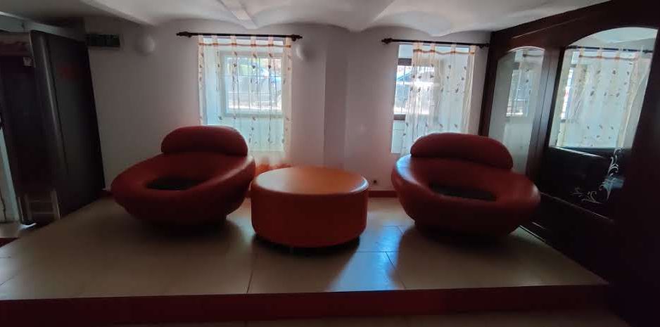 IDEAL PENTRU SALON INFRUMUSETARE / RESTAURANT/BAR/GRADINITE - Poză 18