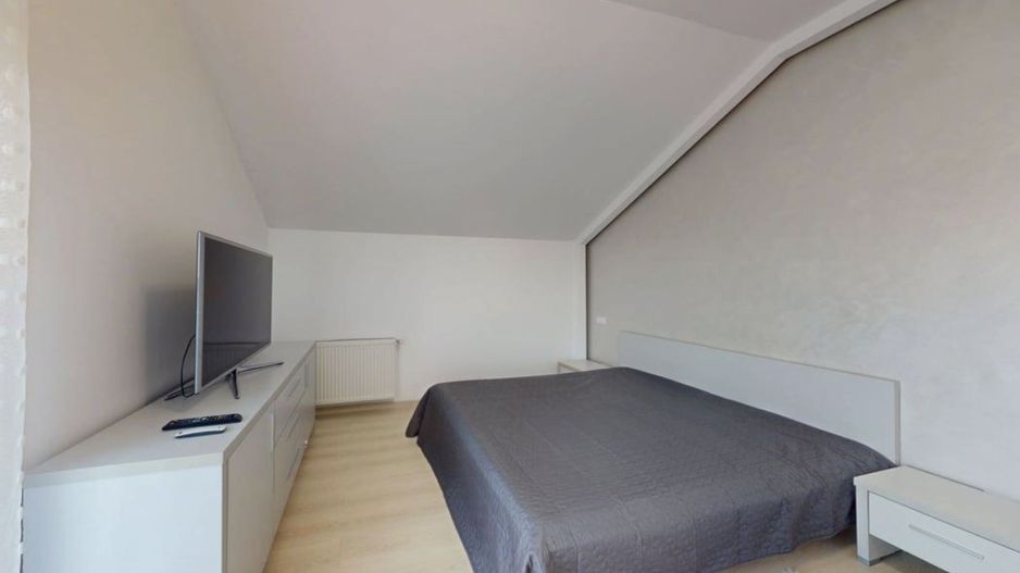 Casa individuala cu pivnita in Sura Mica, zona Salii de sport - Sibiu - Poză 11