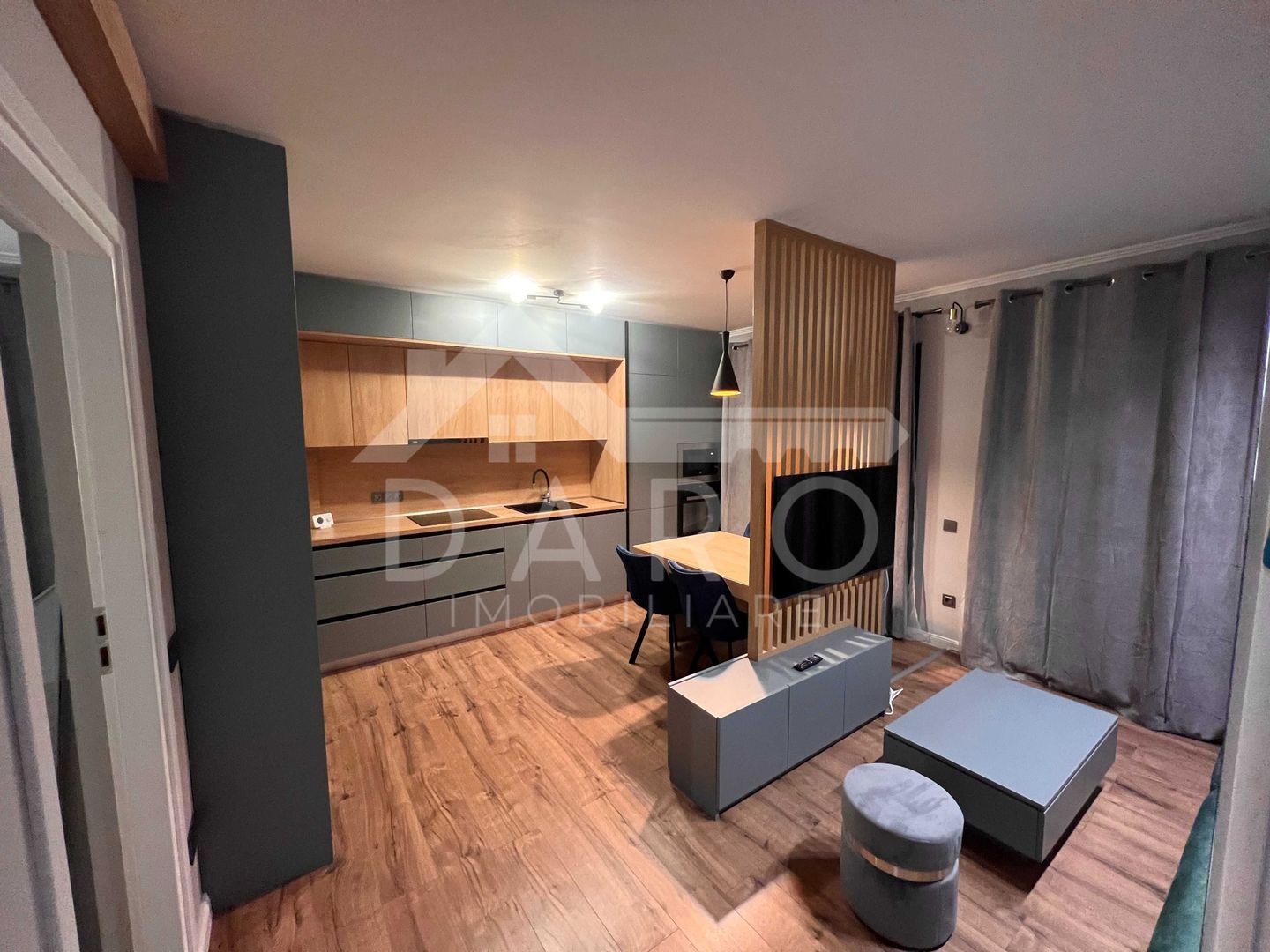 Dau in chirie 2 camere - lux - loc de parcare inclus - Poză 1