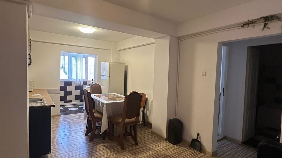 Apartament 2 camere- 1 Mai, Pelendava - Poză 9