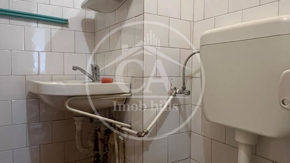 Apartament de închiriat cu 3 camere în zona centrală, Oradea - Poză 9