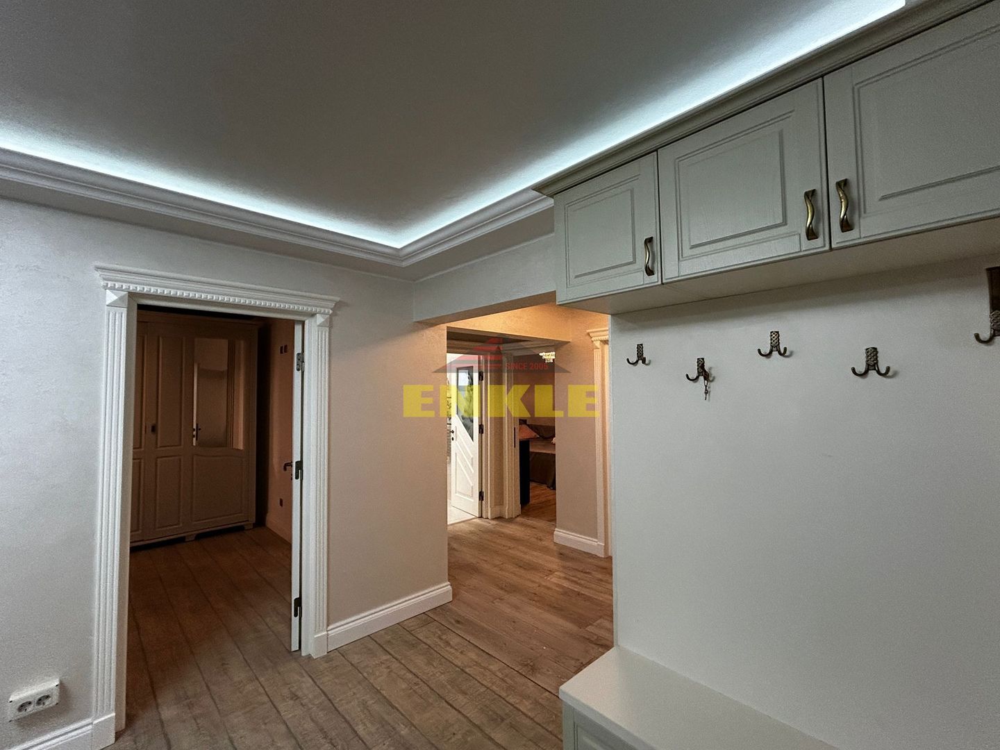 De vanzare apartament cu 3 camere, zona Piata Mare. - Poză 7