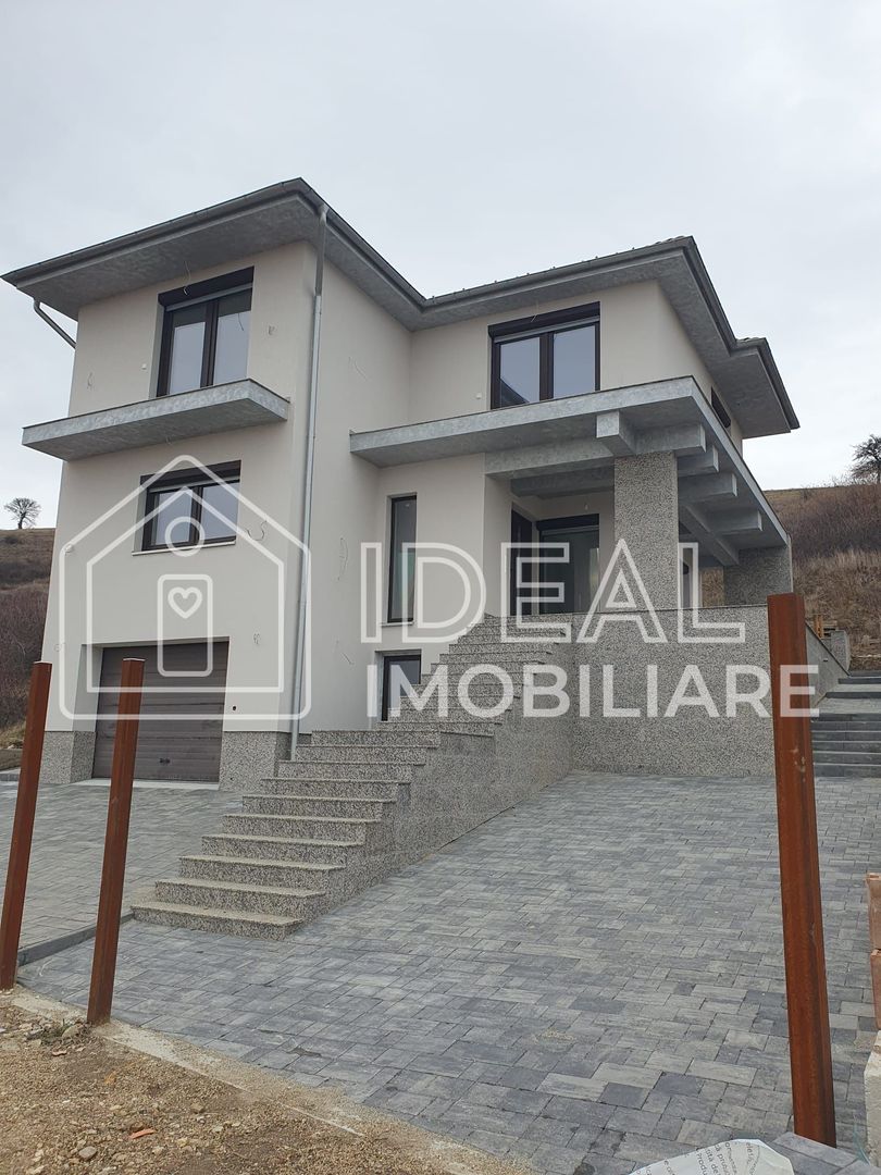 Casa Individuala Moderna cu 4 camere  si garaj, in Sura Mare - Poză 1