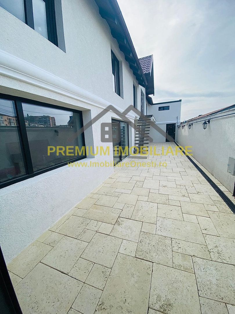 Spatiu Comercial de Închiriat in Onesti - Poză 1