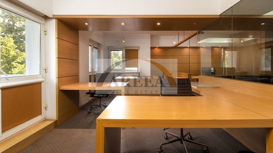 UNIRII FANTANI - 5 camere de vanzare - investitie rara si eleganta - Poză 3