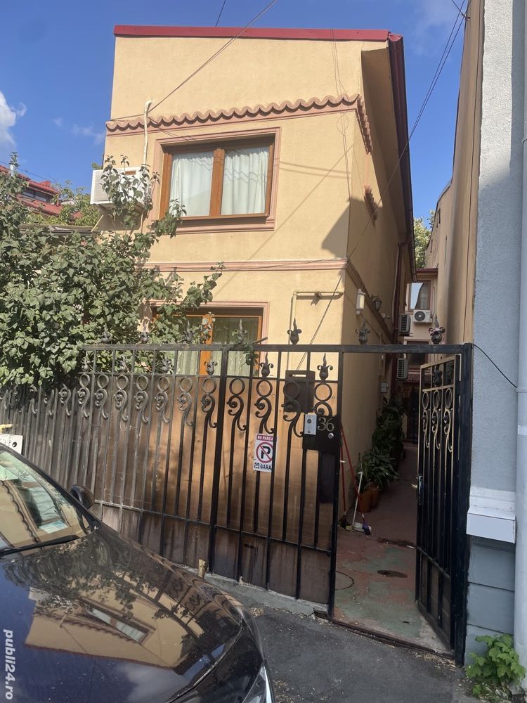 2 vile singur curte unic proprietar - Poză 5