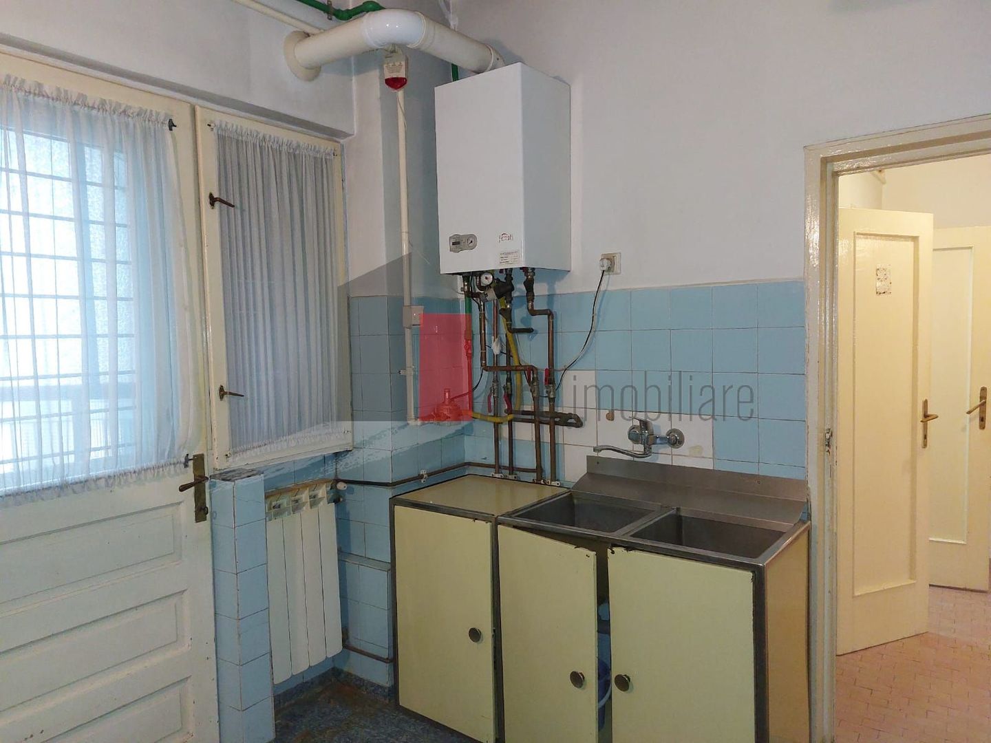 Apartamentul "BEQUEM",  180 mp suprafata totala, CONSOLIDAT, GARAJ IN ACTE, BOXE - Poză 13