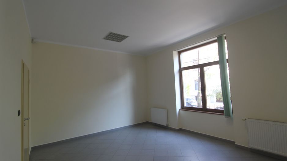 Birouri în vila - zona Balcescu - Poză 8