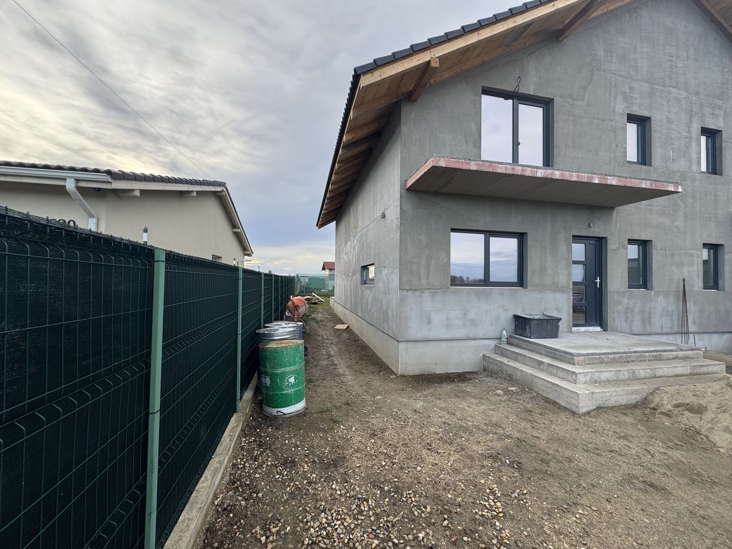 Sanmihaiul Roman Duplex P+M,4 Camere,terasa spatioasa - Poză 3
