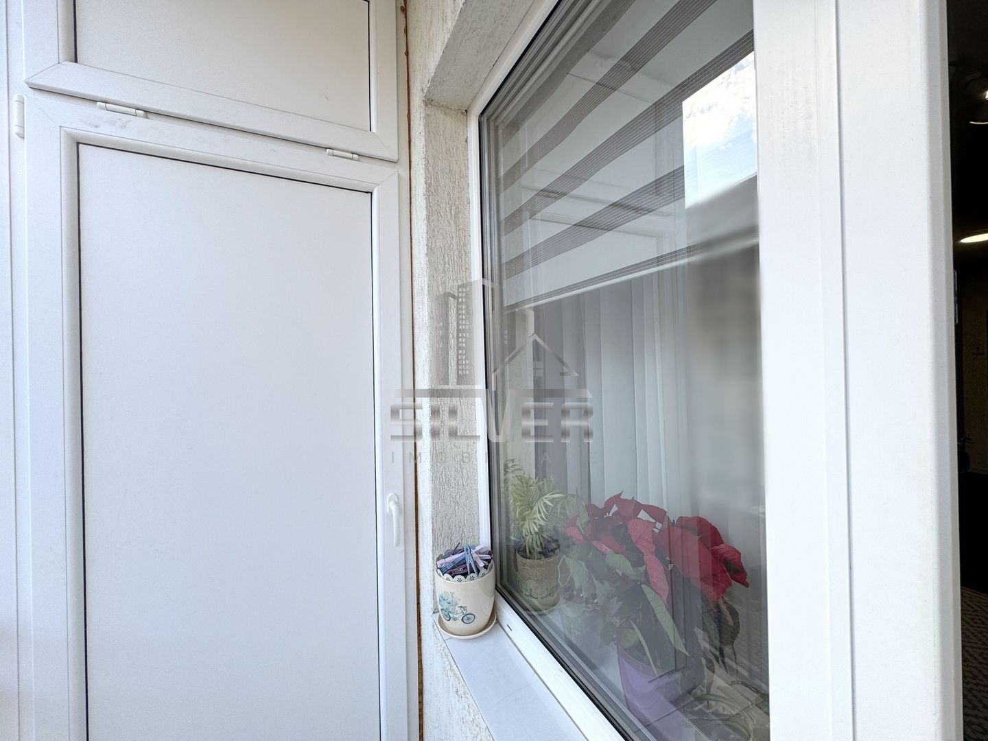 Apartament cu 3 camere la cheie+2 parcari. - Poză 12