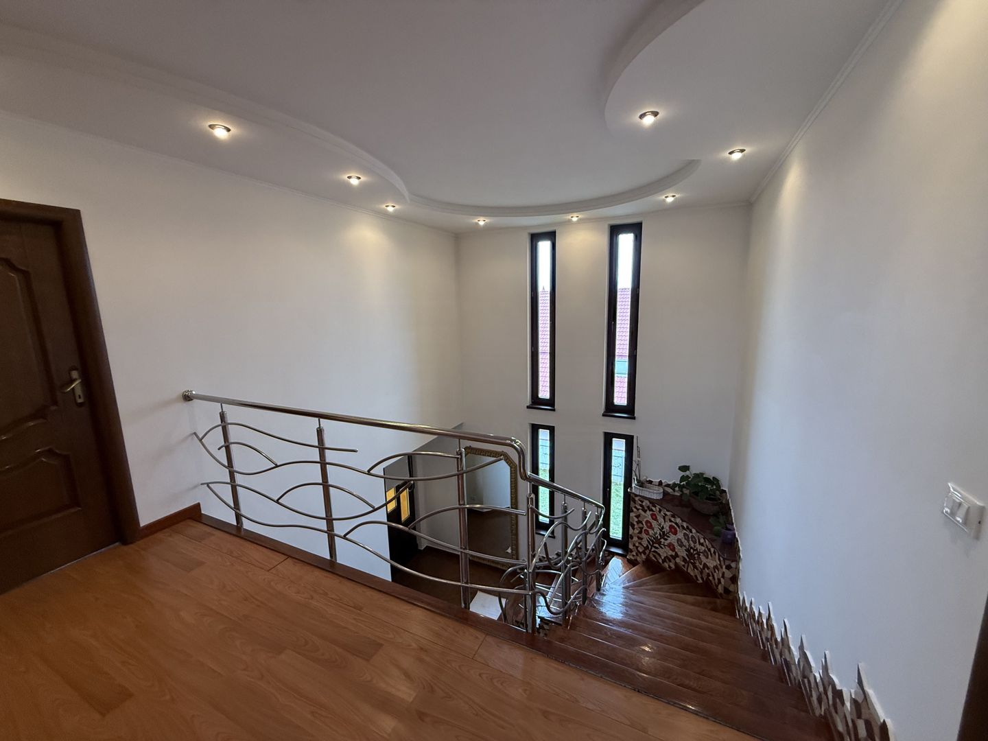 Casă de vânzare | Burdujeni | 417 mp construiți | Teren 1.200 mp - Poză 4