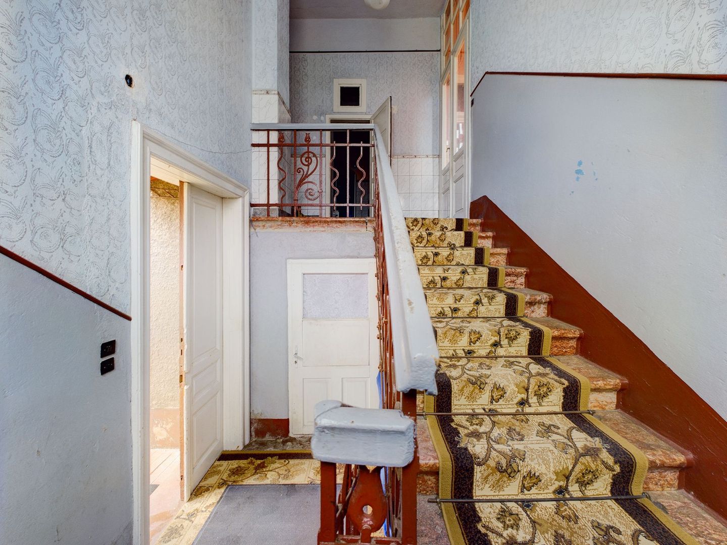 Casă cu 8 camere zona Aradul Nou - Poză 13