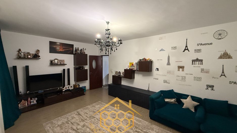 Apartament modern cu 3 camere și curte proprie in Cartier Magnolia - Poză 1