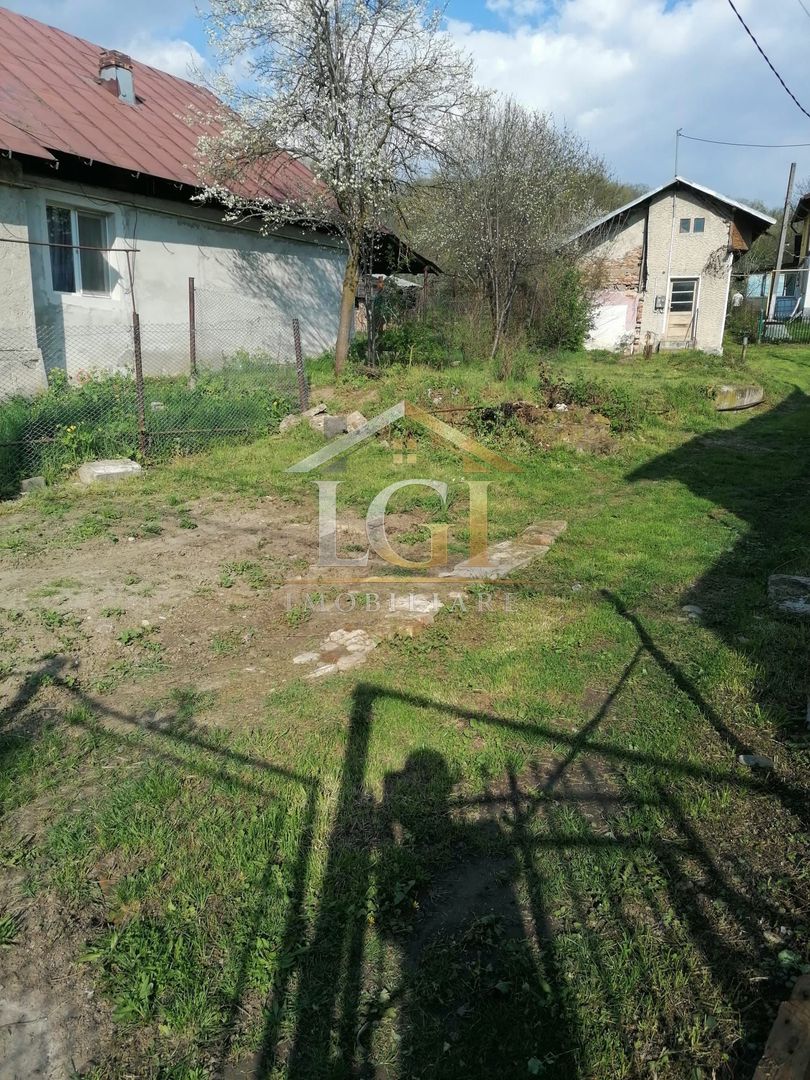 Teren intravilan.Suprafata 1200 mp.Localitatea Moreni.Str. Eroilor  16 - Poză 3