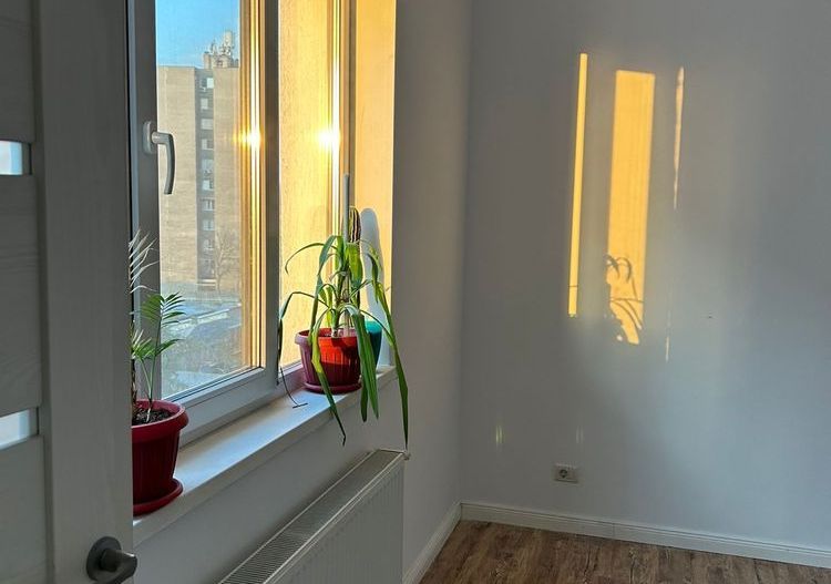 Apartament cu 2 camere semidecomandat la vanzare - Poză 3