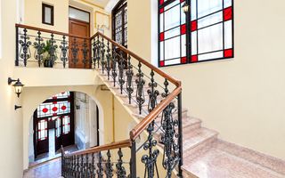 De vanzare/ Închiriat apartament istoric confort lux ultracentral Arad - Poză 1