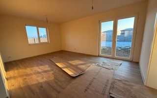 Casa individuala cu 4 camere in Mosnita Noua zona Castel - Poză 7