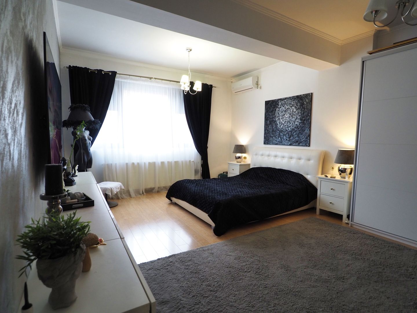 Vanzare 2 camere partial mobilat 1Mai-Victoriei - Poză 2