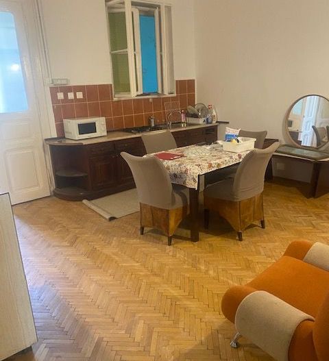 Apartament decomandat zona SINAIA - Poză 2