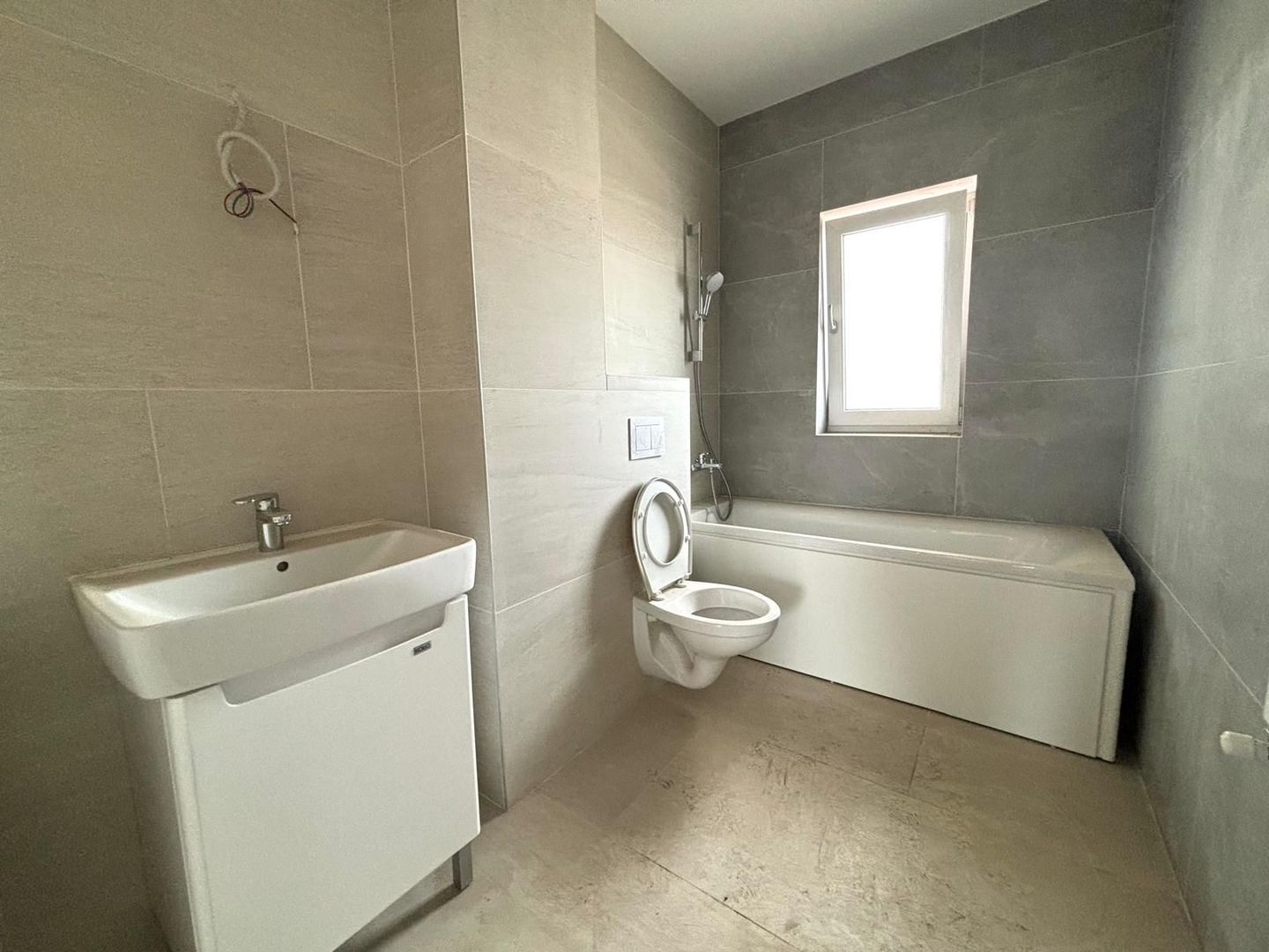 Apartament cu 3 camere la super pret, zona Mehala - Poză 3