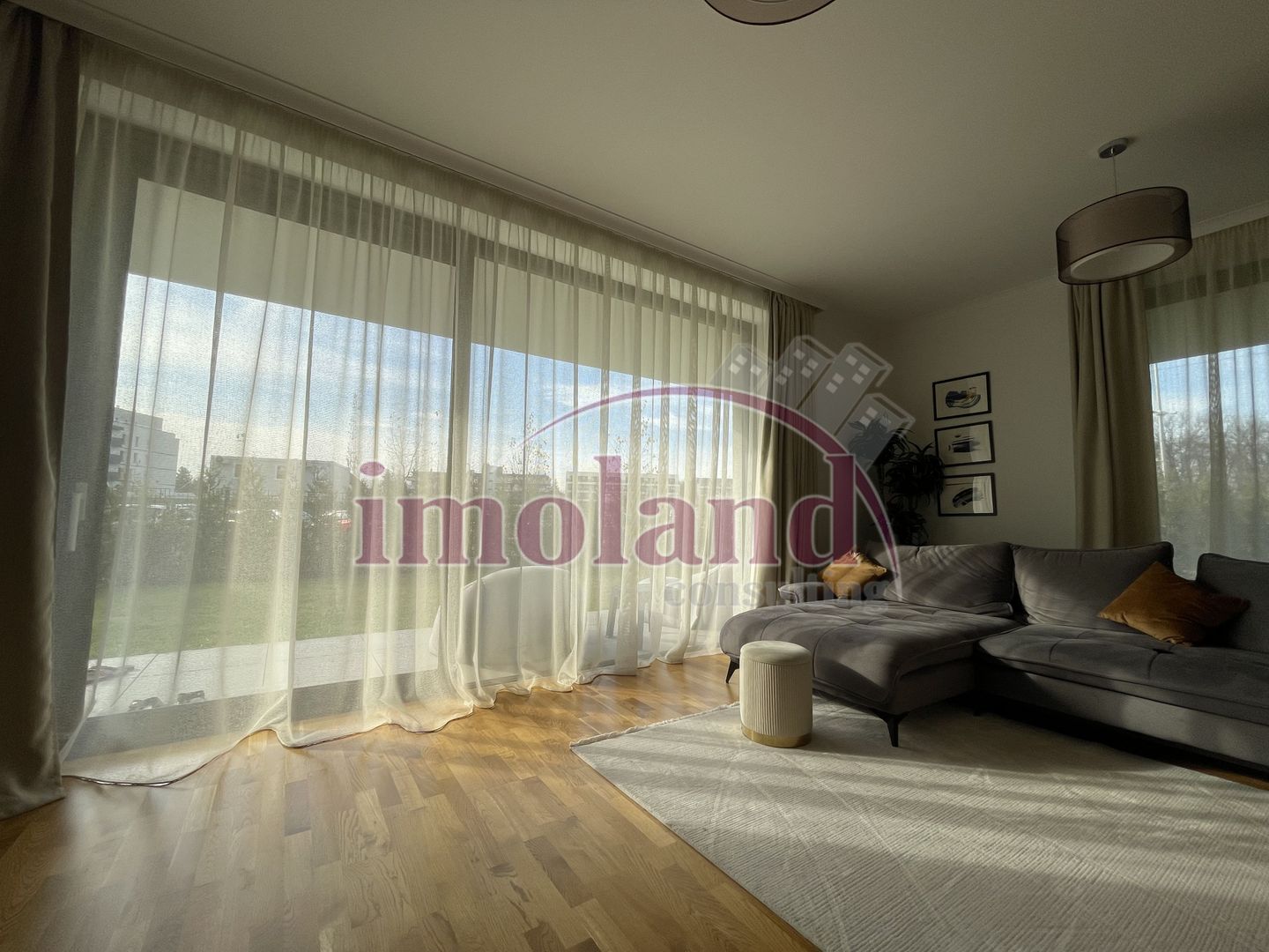 Vanzare apartament 4 cam 113 mp | 2 curti 180 mp | complet mobilat | Baneasa - Poză 1