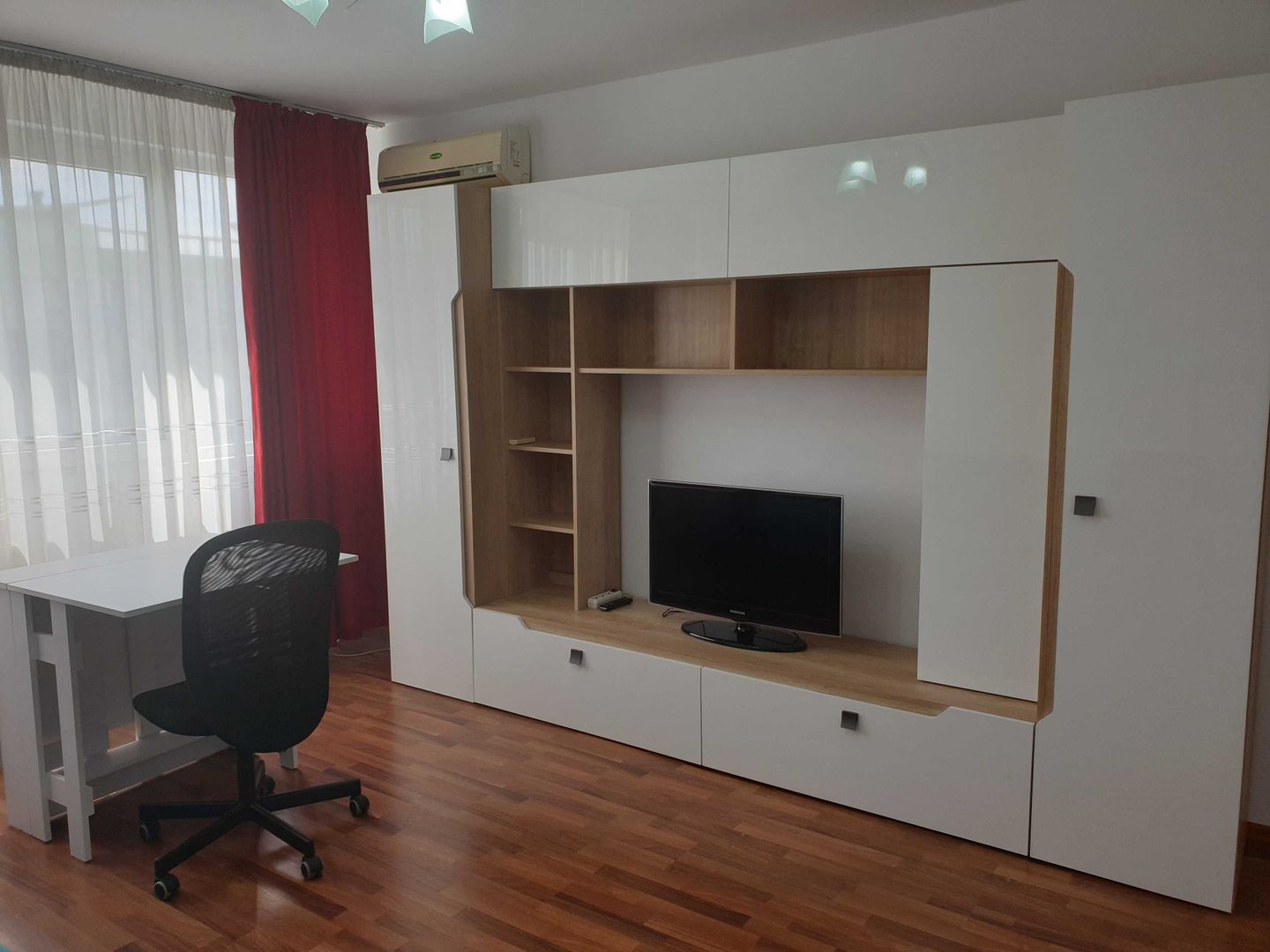 Apartament 2 camere ultracentral, mobilat modern, balcon închis - Poză 2