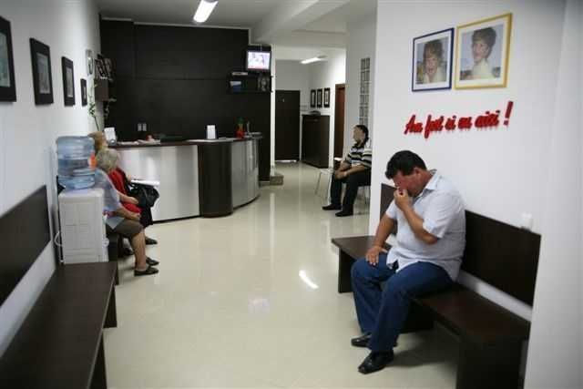 Imobil spatios (P+2) intr-o zona de interes ( Baba Novac - Dristor ) - Poză 2