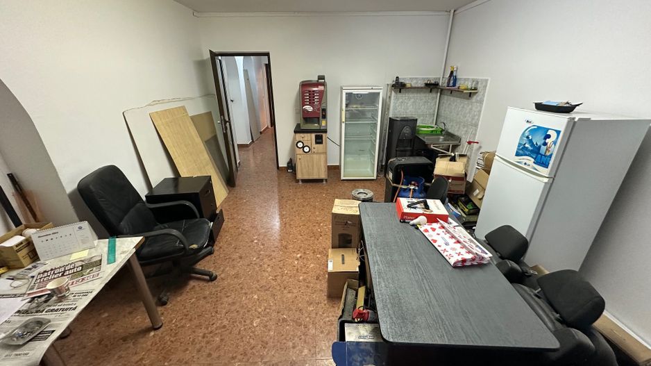 Cladire pretabila spațiu birouri/ clinica - Poză 25