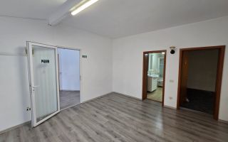 Etaj vila cu 5 camere, Dumbravita, Ideal pentru activitati comerciale - Poză 7
