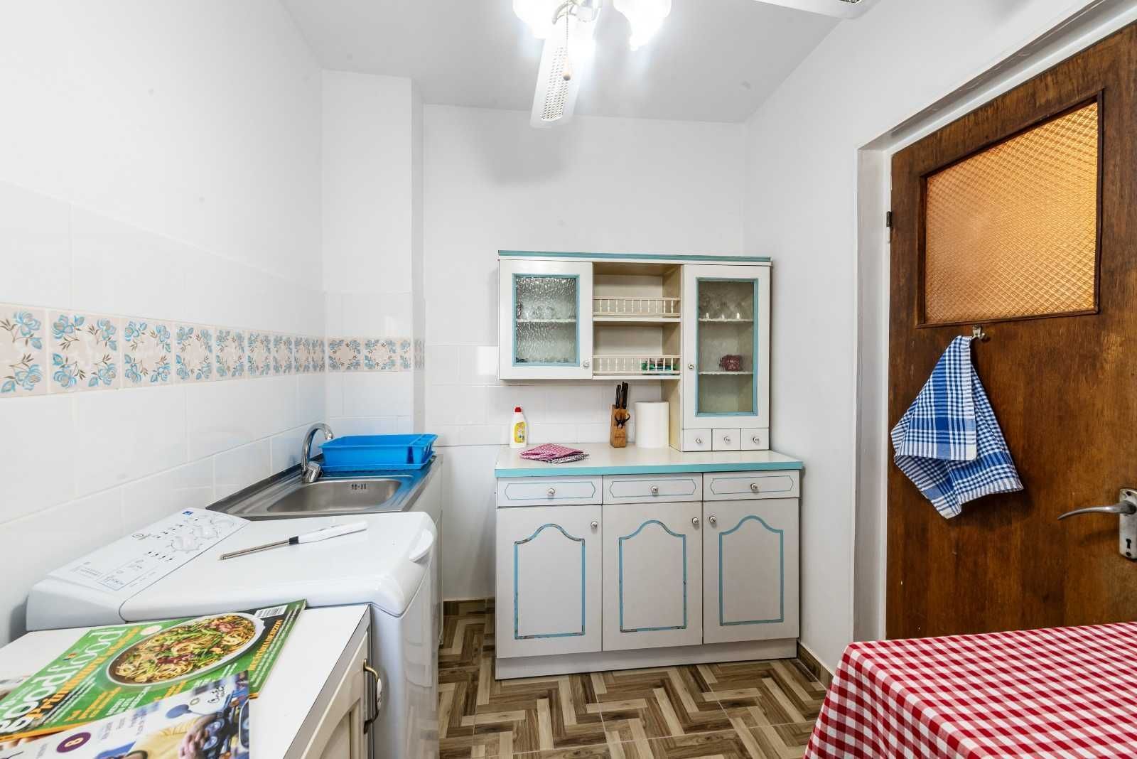 Inchiriez ap 2 camere, semi-decom, renovat, sector 6, 400 Euro/luna - Poză 2