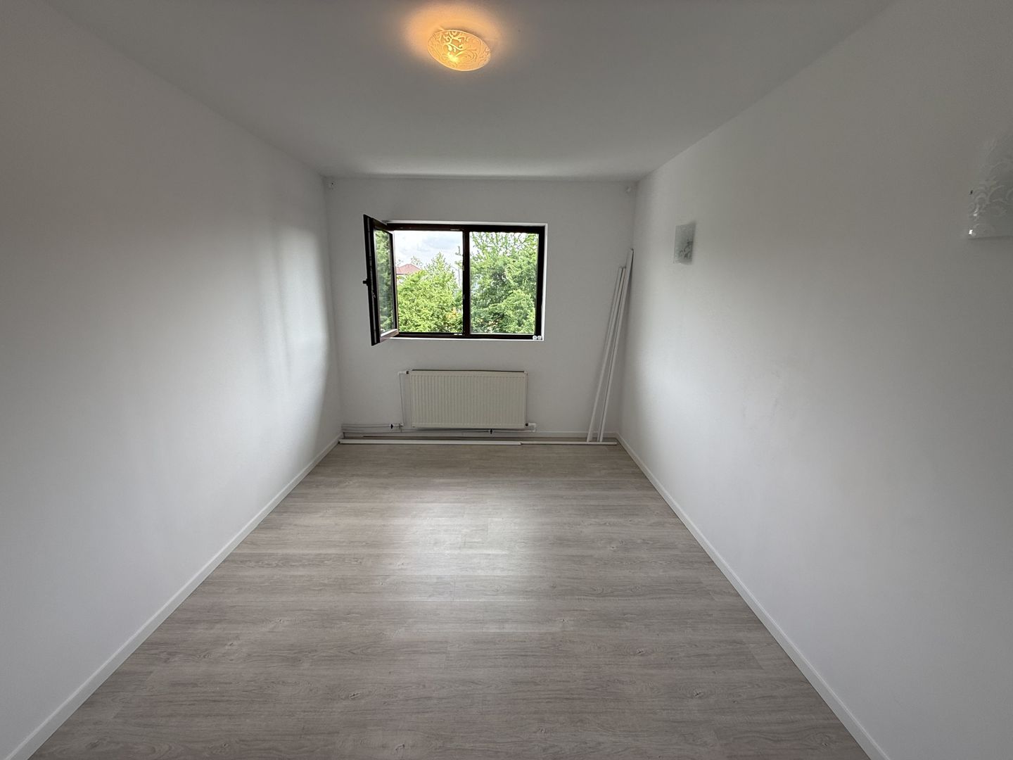 Vila 4 camere cu arhitectura deosebita langa pădure in Corbeanca ! - Poză 17