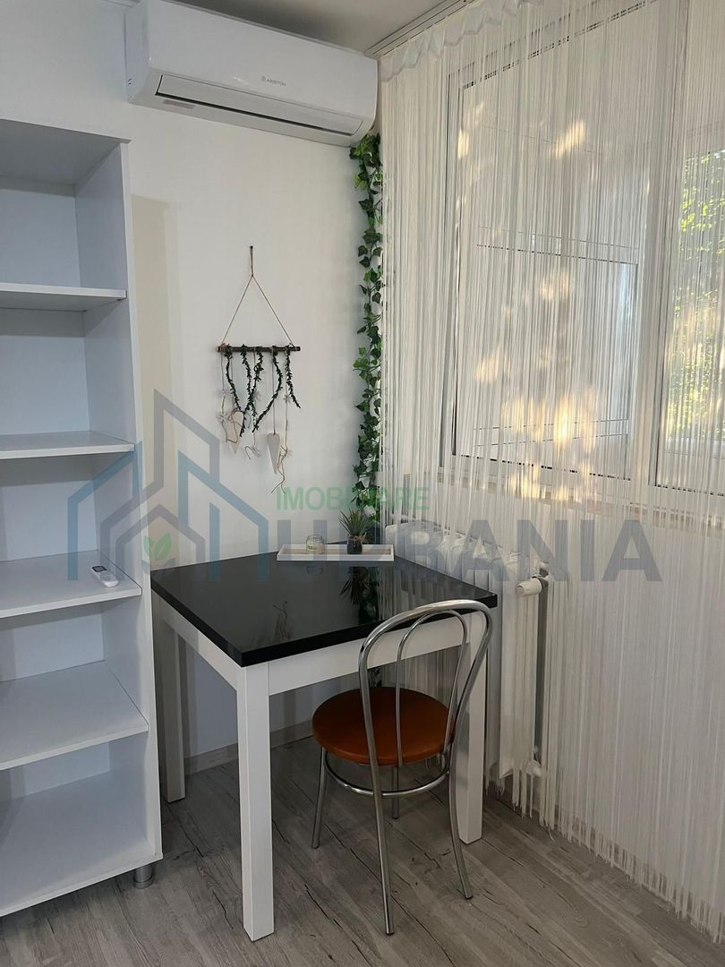 Apartament 1 cameră, 32 m², etaj 3, zona Podul de Piatră - Poză 1