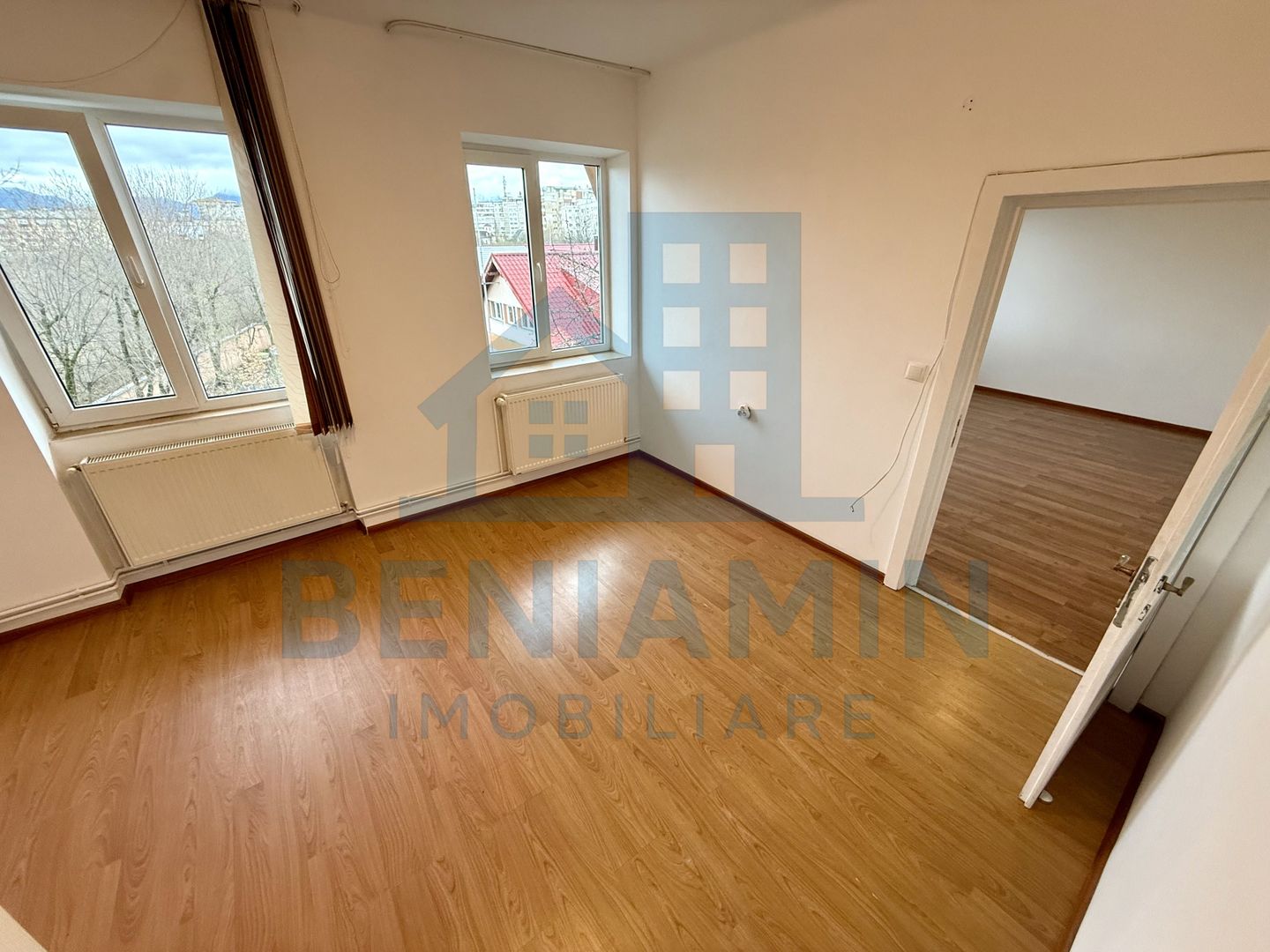 2 camere - 55mp - etaj 3 - centrala proprie - parcare - Central - Poză 4