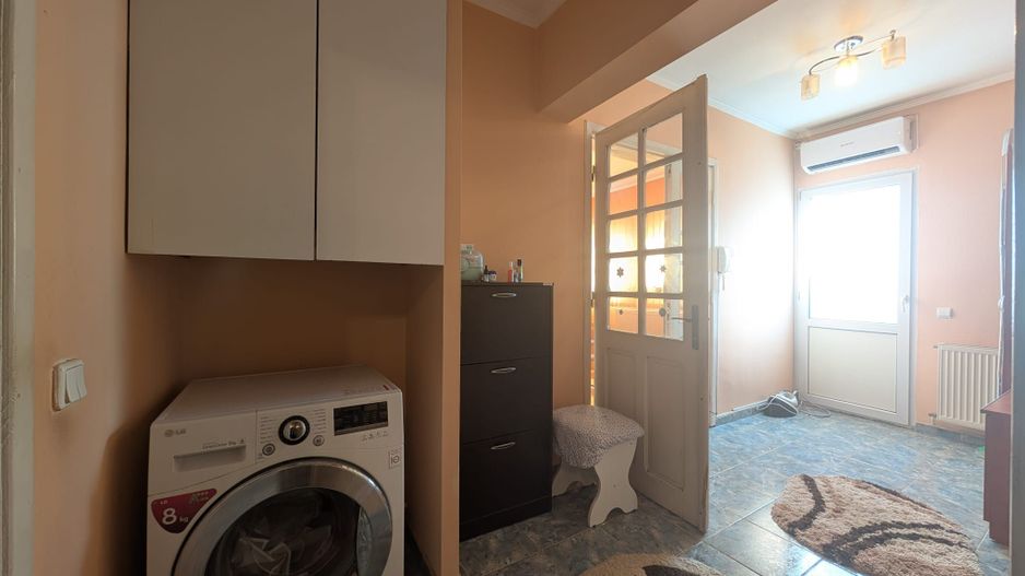 Vila spațioasă 6 camere cu teren generos – Ferentari – Preț excelent! - Poză 24