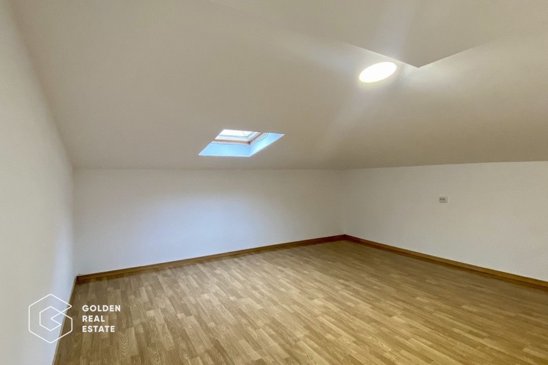 Casă cu curte, zona Centrală, str. Traian, amenajată - Poză 9