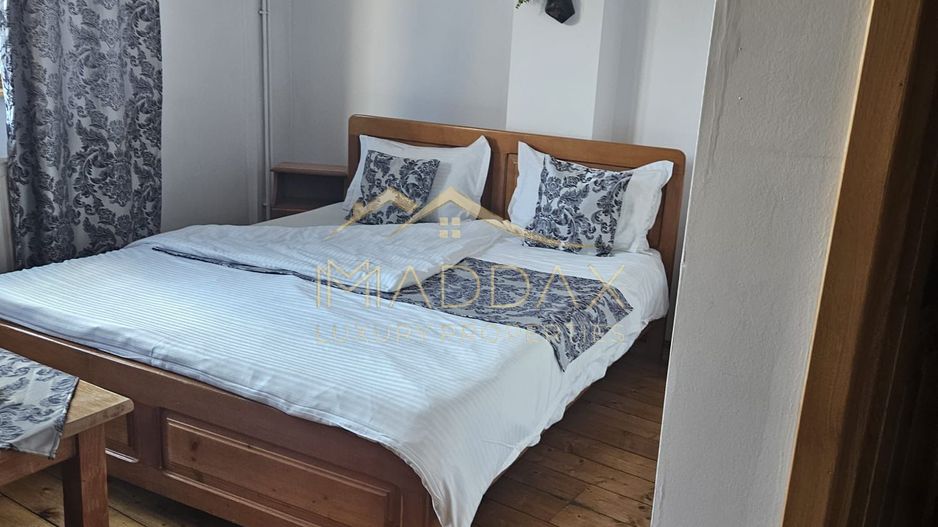 Pensiune 10 camere cu restaurant // teren 900 mp // Moieciu de Jos - Poză 24