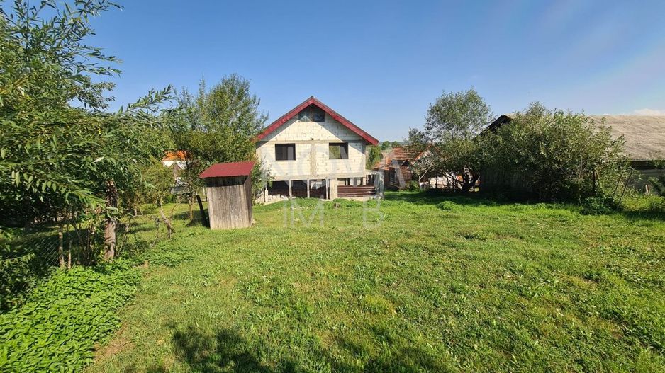 Casa individuala - 684 mp teren, Marpod - Poză 2