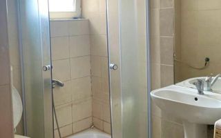 Apartament de 3 camere, bun pentru investitie ! - Poză 5