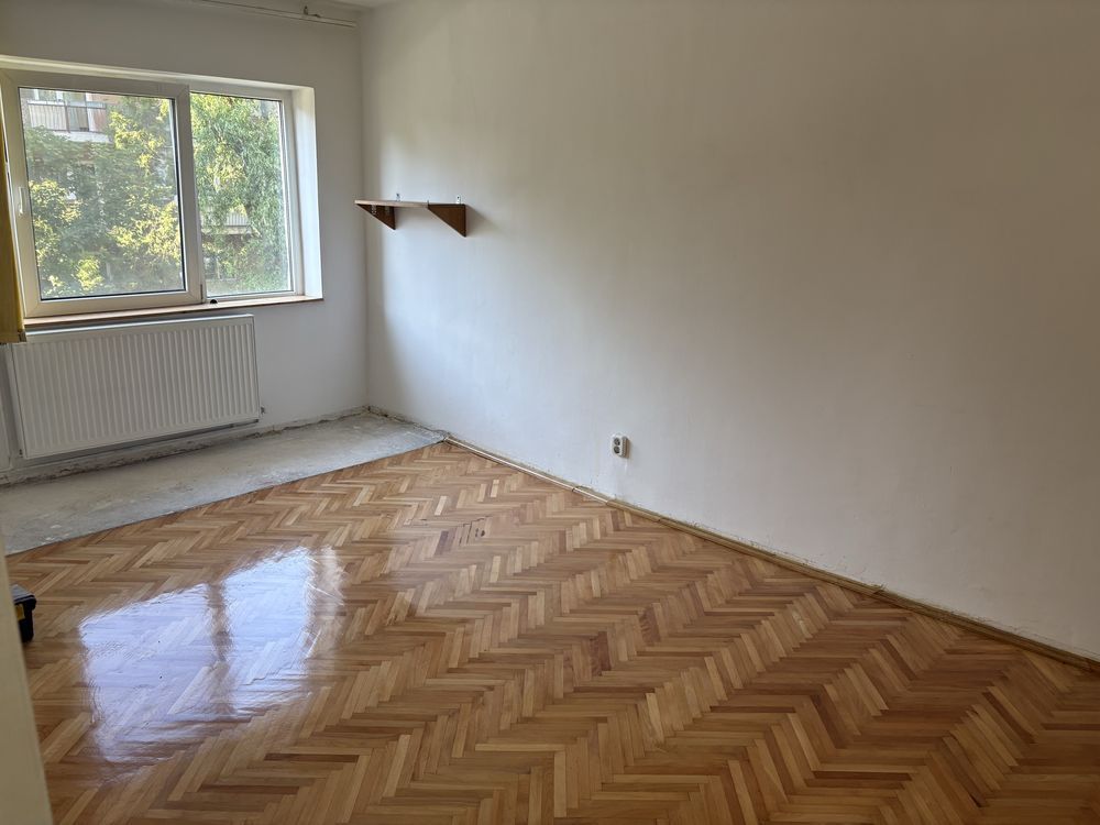 BRASADAS vinde ap 3 cam etaj 1/4 Carpați 2. - Poză 3