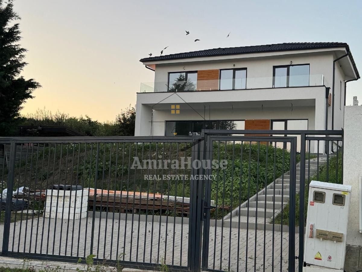 Casa individuala, teren 750 mp, Chinteni cu panorama spre lac - Poză 1