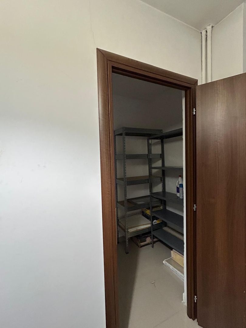 AP. 2 CAMERE - EROII REVOLUTIEI, MASINA SE SPALAT VASE, METROU - Poză 7