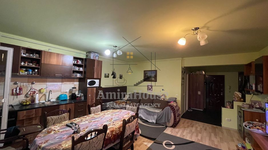 Apartament 3 camere, 82 mp, finisat, parcare, zona Edgar Quinet Manastur - Poză 1