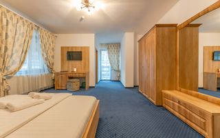 Pensiune Râșnov, 13 camere plus locuință proprietar, zonă Cetate - Poză 24