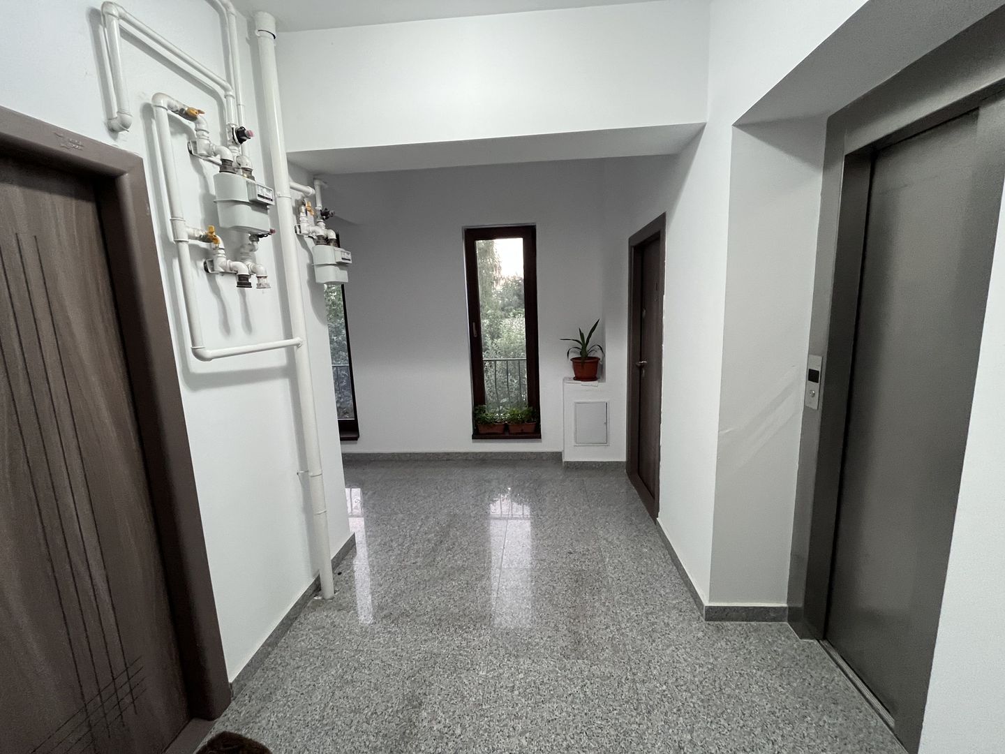 APARTAMENT 2 CAMERE DECOMANDAT BLOC NOU DEZROBIRII - Poză 8