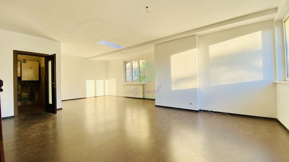 Apartament 6 camere tip dublex - Poză 2