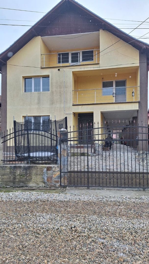 Casa de inchiriat Curtea de Arges - Poză 2