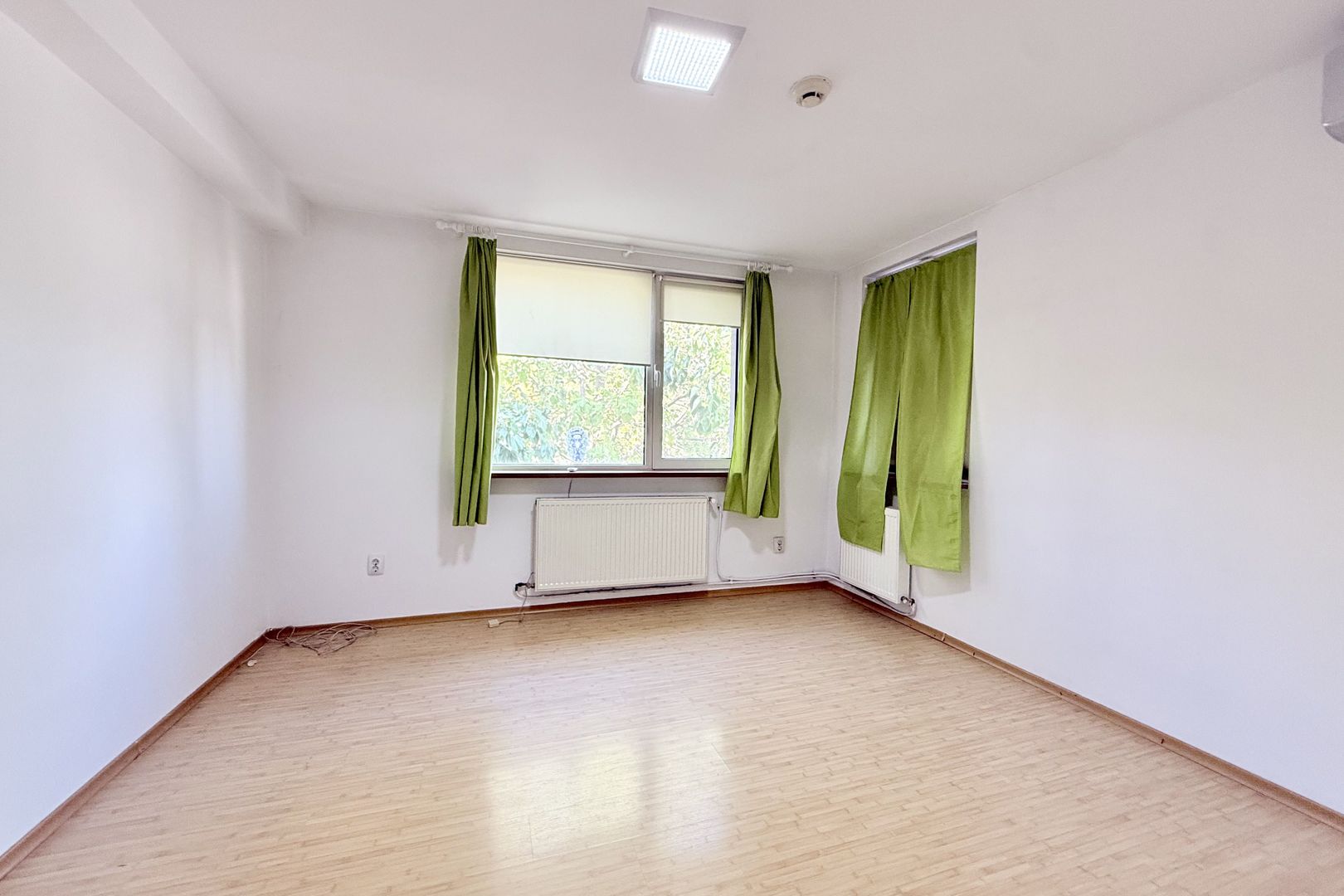 Casă practică, cu curte și parcare, în zona centrală - Parcul Carol - Poză 17