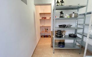 Casa cu teren frumos si garaj zona Mehala - Poză 16