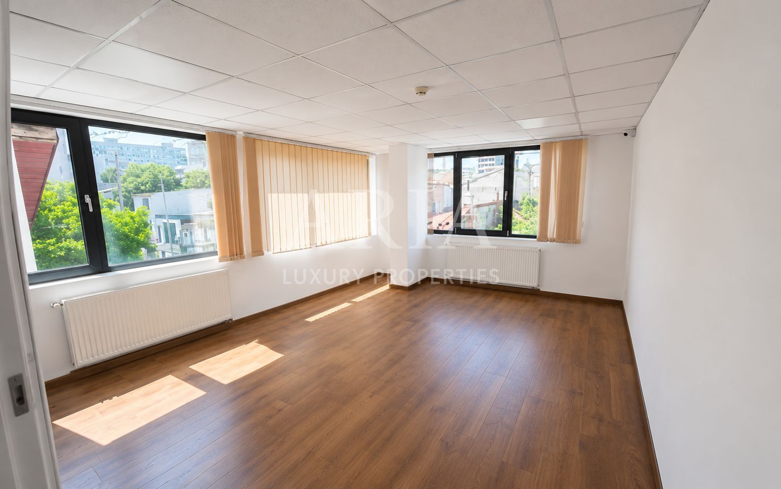 Clădire multifuncțională | Aproximativ 800 mp | Renovată integral în 2024 - Poză 2