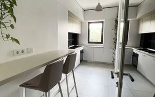 Etaj 2 Apartament 2 camere decomandat mobilat-utilat Loc parcare - Poză 3